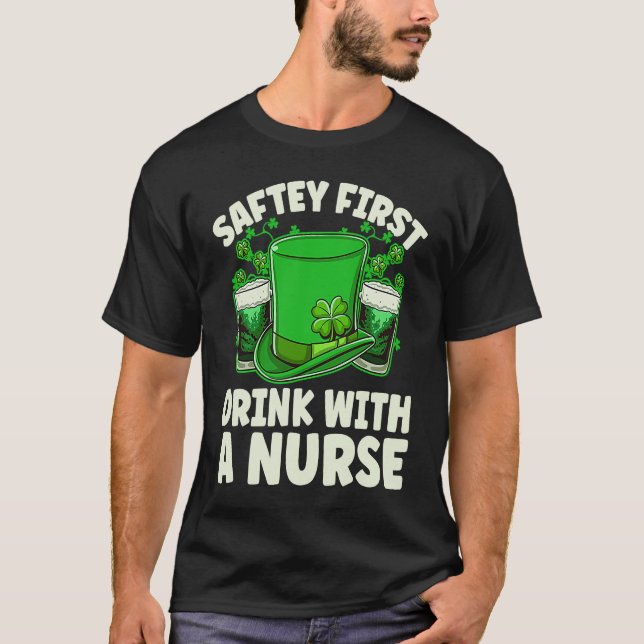 Camiseta Primera Bebida Segura Con Una Cerveza De Enfermerí (Anverso)