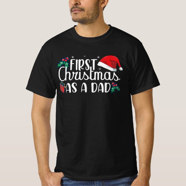 Camiseta Primera Navidad como familia de papá coincidiendo  (Anverso)