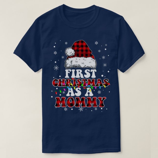 Camiseta Primera Navidad Como Mami Santa Hat Red Plaid Buf (Diseño del anverso)