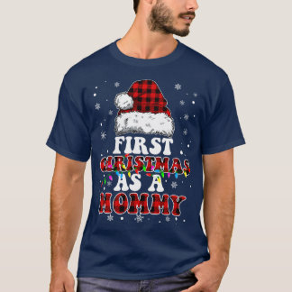 Camiseta Primera Navidad Como Mami Santa Hat Red Plaid Buf