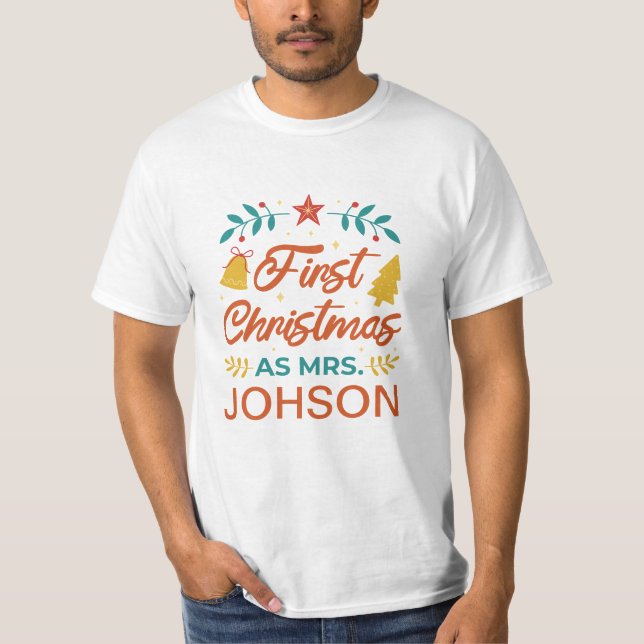 CAMISETA PRIMERA NAVIDAD COMO SRA. JOHSON PERSONALIZAR NAME (Anverso)