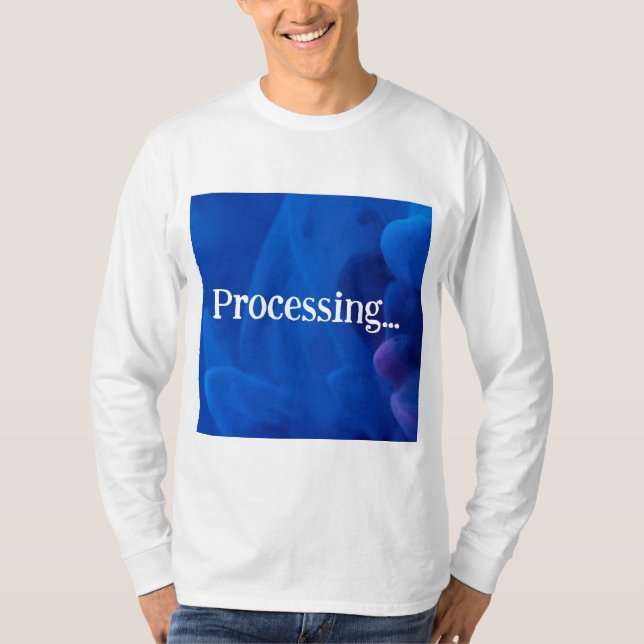 Camiseta Procesando en fondo azul (Anverso)