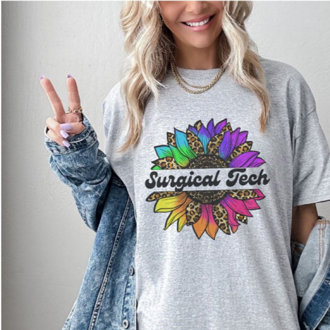 Camiseta Profesión tecnológica quirúrgica de girasol arco i (Surgical Tech Profession Rainbow Sunflower T-Shirt
)