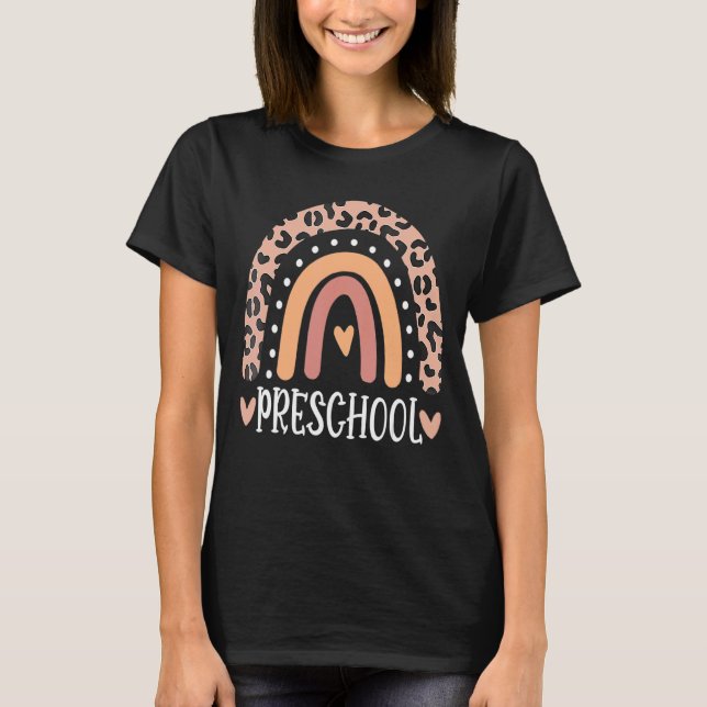 Camiseta Profesor de Preescolar Leopard Rainbow Teacher de  (Anverso)
