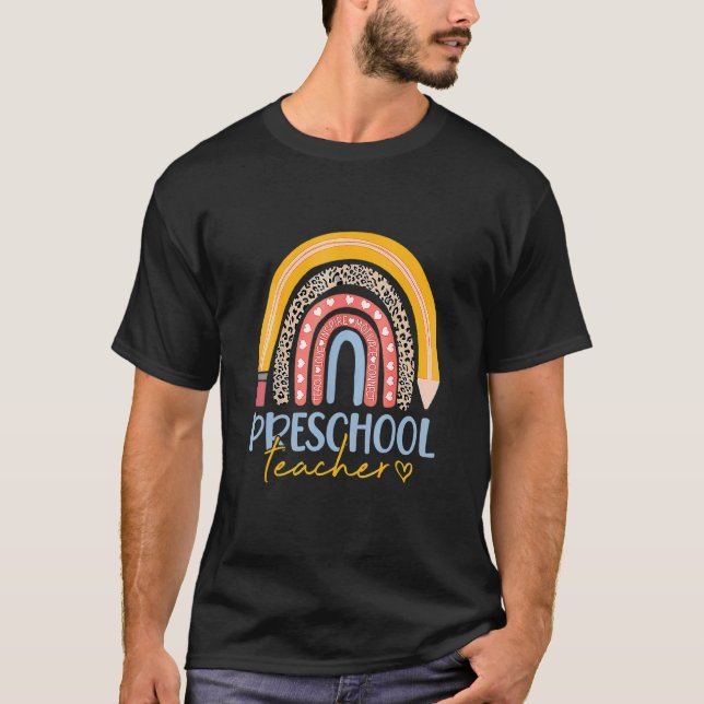 Camiseta Profesor preescolar leopardo del corazón arcoiris  (Anverso)