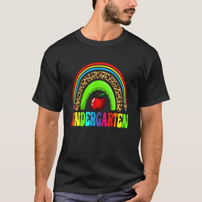 Camiseta Profesora de kindergarten Cute Leopard Rainbow Squ (Anverso)