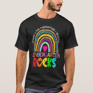 Camiseta Profesora de pre-K Rocks de vuelta al arcoiris esc