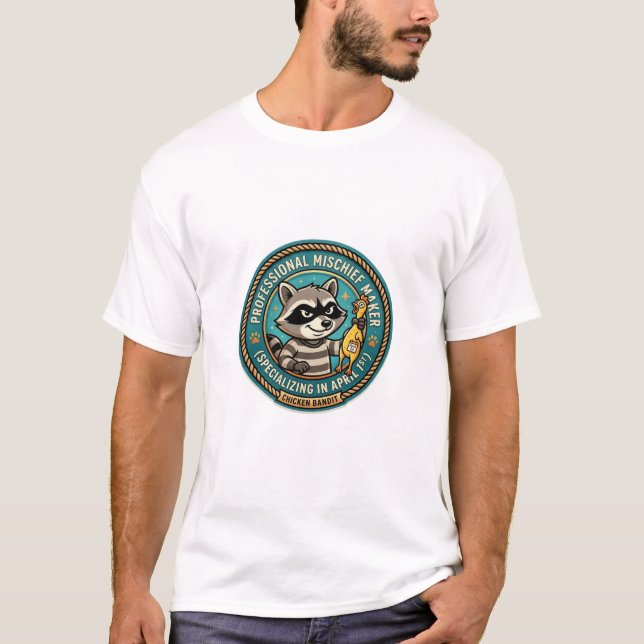 Camiseta Professional Mischief Maker Raccoon Funny Tee (Anverso)