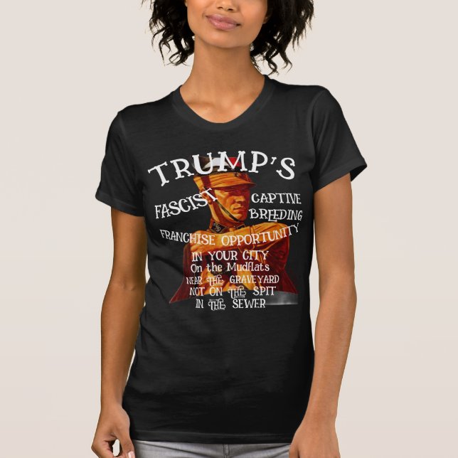 Camiseta Programa de cría de esposas sumisas de Trump comie (Anverso)