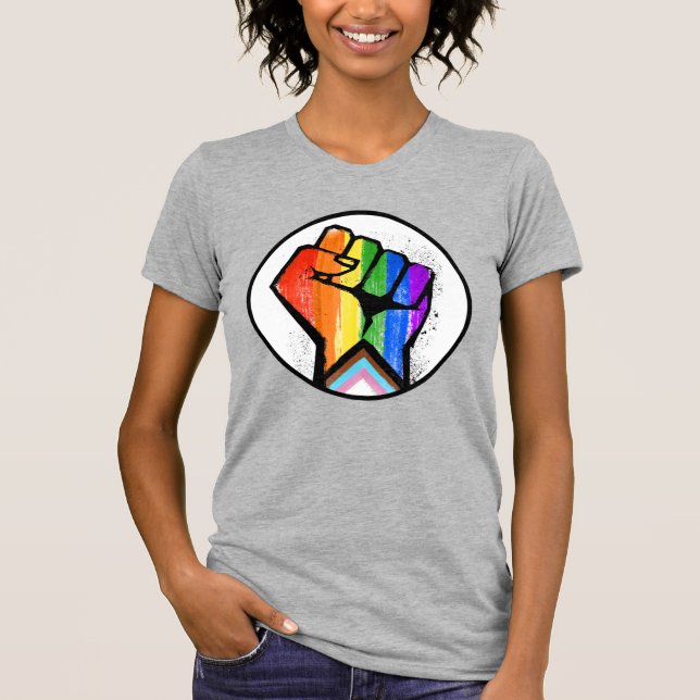 CAMISETA PROGRESO ORGULLO PUÑO DE RESISTENCIA LGBTQ (Anverso)