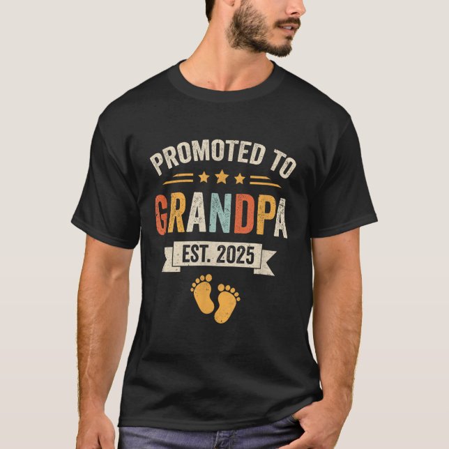 Camiseta Promoción al Abuelo 2025 Primer bebé 2025 Hombres  (Anverso)