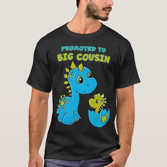 Camiseta Promocionado a Big Cousin Boy Dinosaur (Anverso)