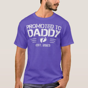 Camiseta Promocionado a Daddy Est 2023 Revelación de embara