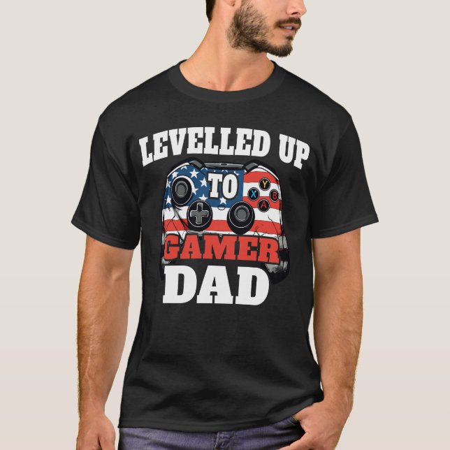 Camiseta Promocionado a Gamer Dad: Controlador de Bandera A (Anverso)