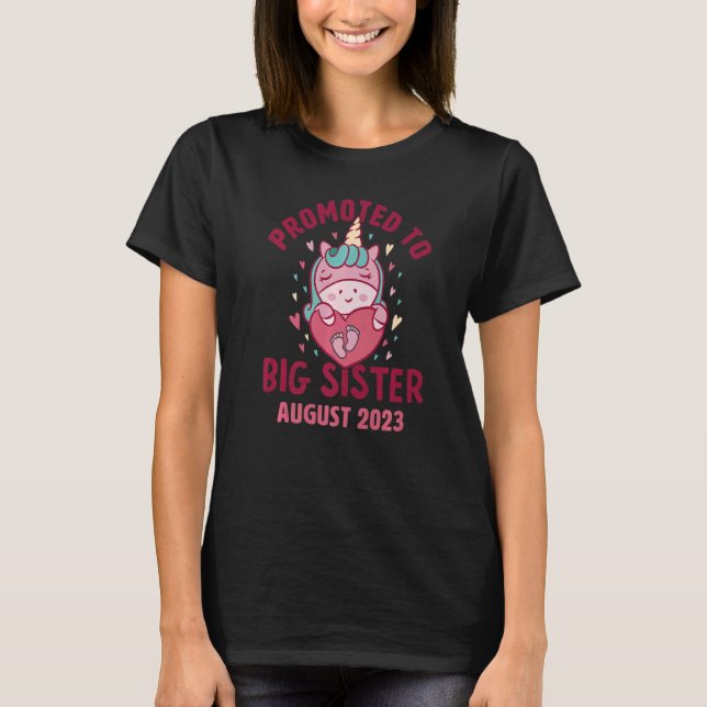Camiseta Promoted to Big Sister August 2023 Unicorn Hearts  (Anverso)