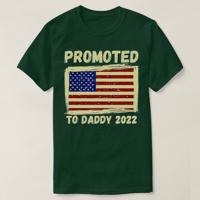 Camiseta Promoted To Daddy 2022 First Time Fathers Day New  (Diseño del anverso)