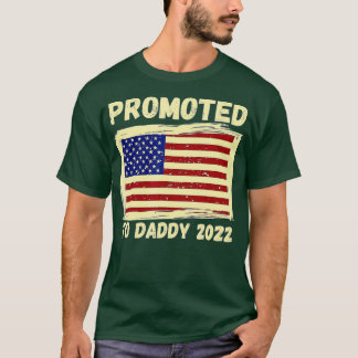 Camiseta Promoted To Daddy 2022 First Time Fathers Day New 