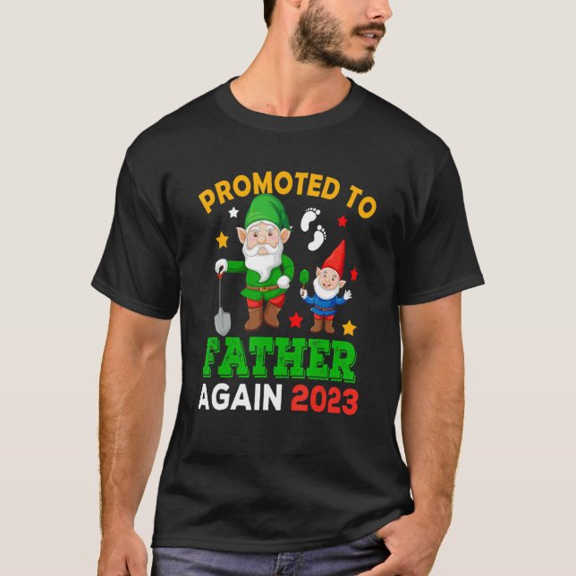 Camiseta Promoted To Father Again 2023 Two Funny Gnomes Pre (Anverso)