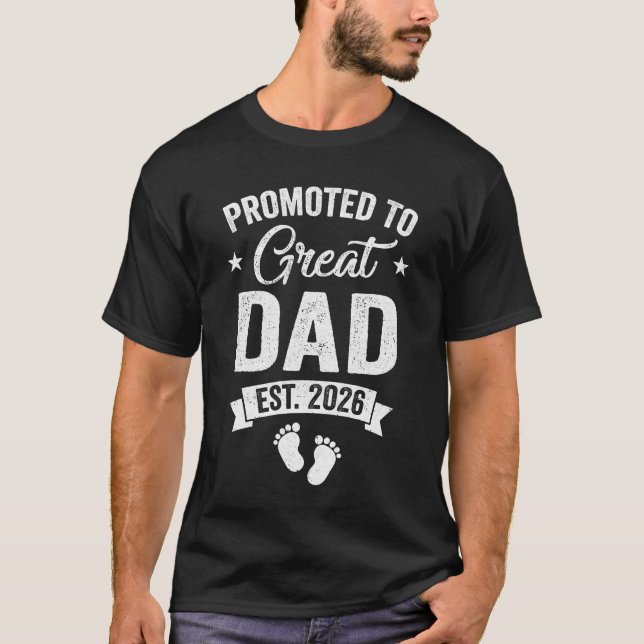 Camiseta Promoted To Great Dad Est 2026 Pregnancy Announcem (Anverso)