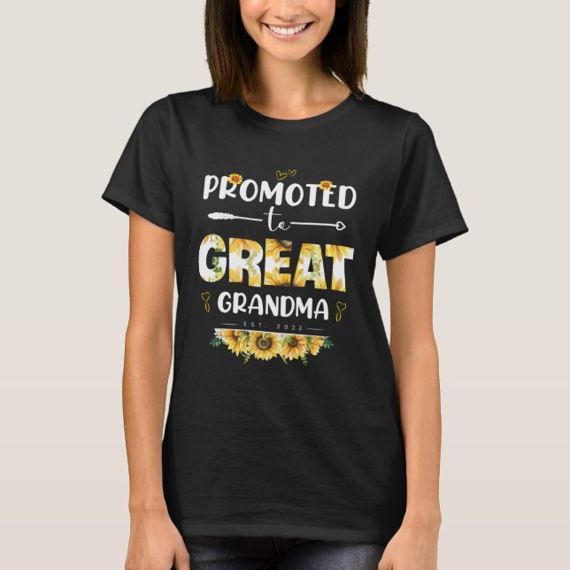 Camiseta Promoted To Great Grandma 2023 Baby Announcement (Anverso)