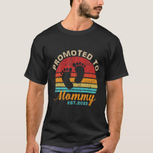 Camiseta Promoted To Mommy Est 2022 Soon To Be Mommy Pregna