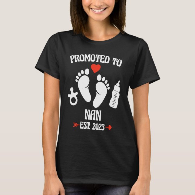 Camiseta Promoted To Nan 2023 First Time New Grandma Pregna (Anverso)