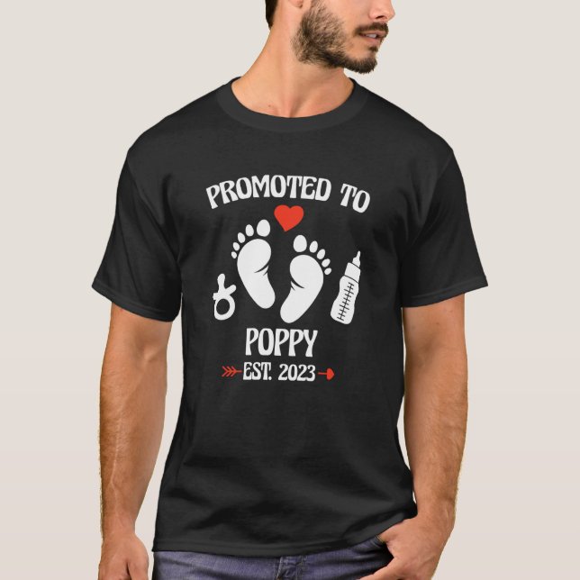 Camiseta Promoted To Poppy 2023 First Time New Grandpa Preg (Anverso)