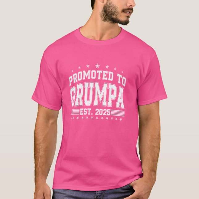 Camiseta Promovido A Grumpa 2025 Pronto Para Ser Padres Gru (Anverso)