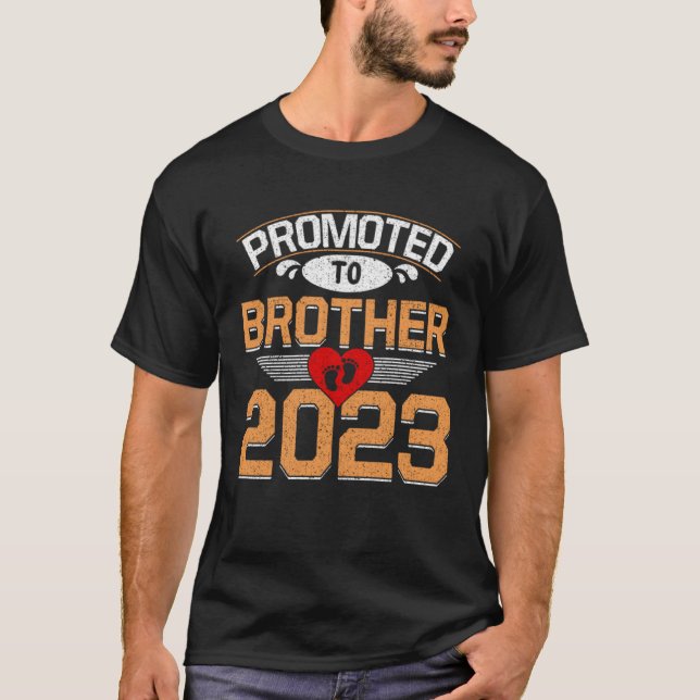 Camiseta Promovido A Hermano 2023 Primer Día De Los Padres (Anverso)
