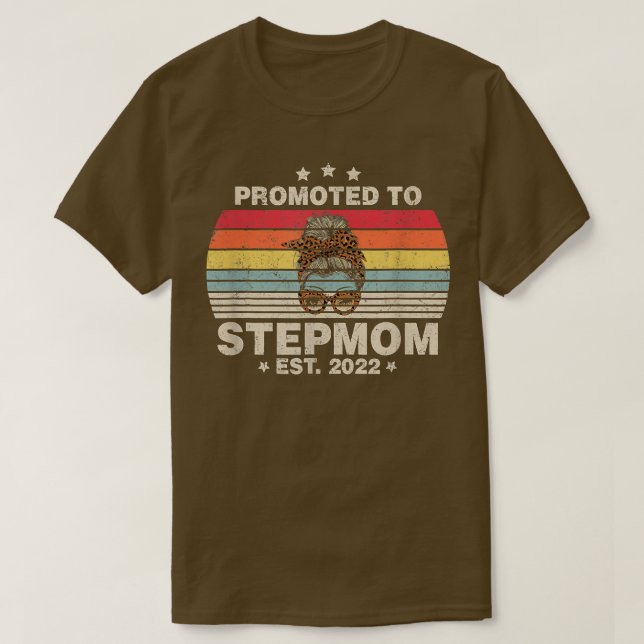 Camiseta Promovido A Stepmom Este 2022 Las Mujeres Retro Pr (Diseño del anverso)