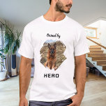 Camiseta Propiedad de la diversión de la foto del perro<br><div class="desc">Para una camiseta de color blanco/claro. Texto negro. ¡Por un amante de los perros! Personaliza y agrega una foto de tu perro. Texto: Propiedad de   el nombre del perro.</div>