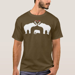 Camiseta Protecting Elephant Parents Mom Dad Elephants 