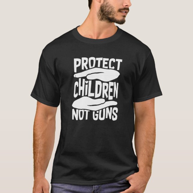 Camiseta Proteger a los niños, no las armas, usar un arma s (Anverso)