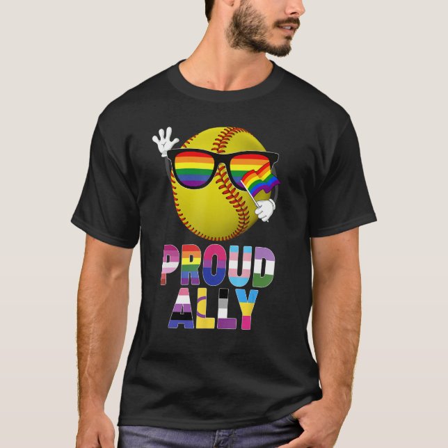 Camiseta Proud Ally Softball Ball Rainbow Flag Gay Lesbian  (Anverso)