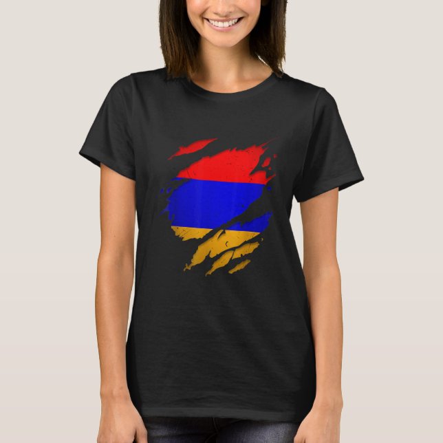 Camiseta Proud Armenian   Torn Ripped Armenia Flag (Anverso)