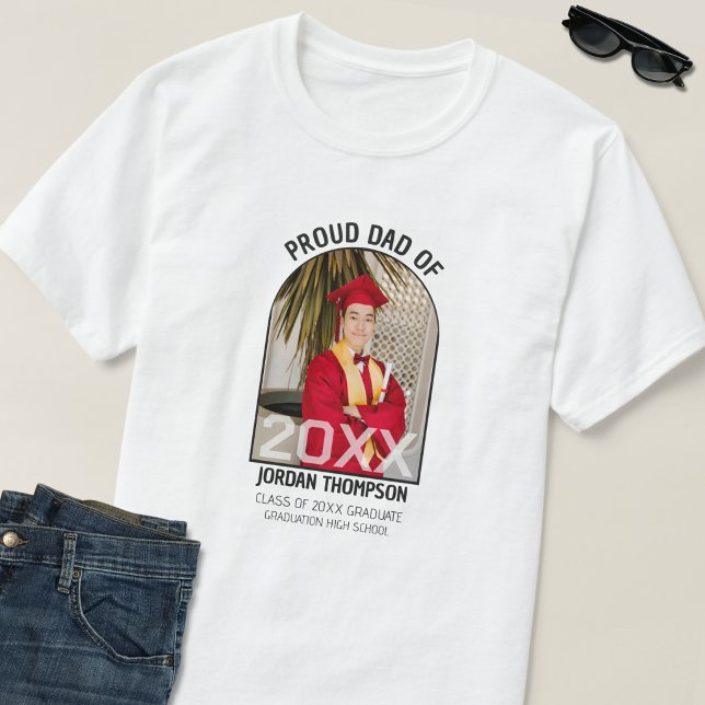 Camiseta Proud Dad Black & White Arch Photo 2026 Graduation (Subido por el creador)