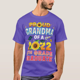 Camiseta Proud Grandma Of A Class 2022 8th Grade Graduate S