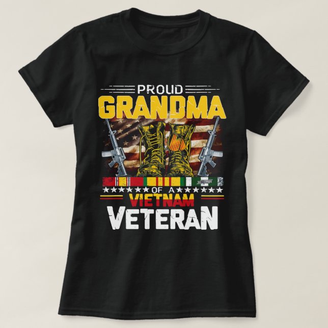Camiseta Proud Grandma Of A Vietnam Veteran Vietnam War Vet (Diseño del anverso)