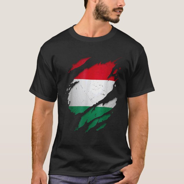 Camiseta Proud Hungarian  Torn Ripped Hungary Flag (Anverso)