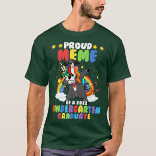 Camiseta Proud Meme Of A 2022 Kindergarten Graduate Unicorn