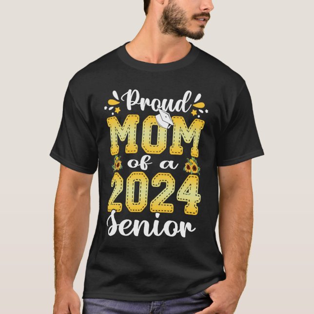 Camiseta Proud Mom Of a 2024 Senior  Sunflower Graduation 2 (Anverso)