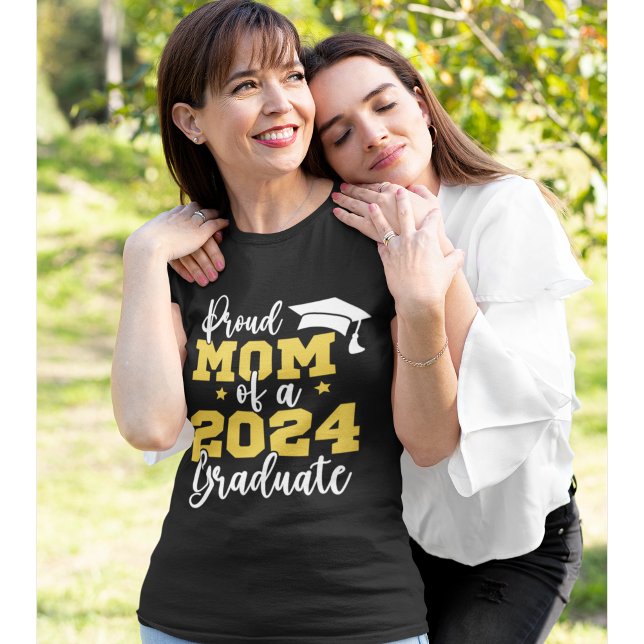 Camiseta Proud Mom of the Graduate 2024 (Subido por el creador)
