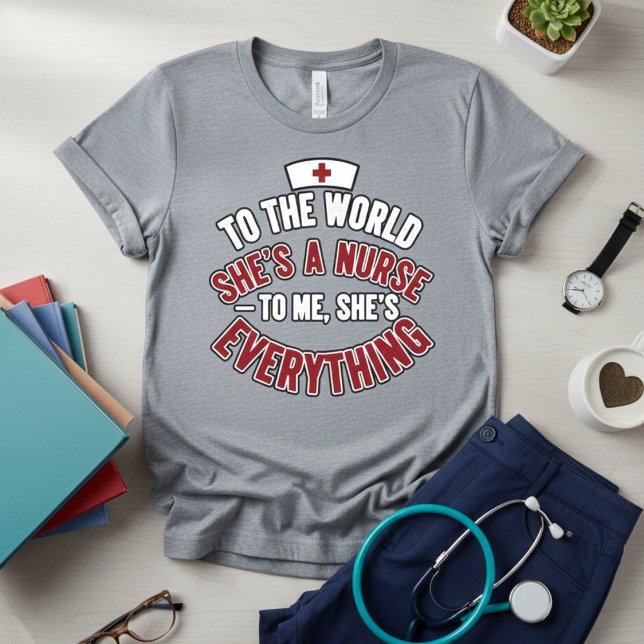 Camiseta Proud Nurse Bold Nurse Wife Gift Appreciation  (Subido por el creador)