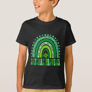 Camiseta Proveedor de guardería lindo arcoíris día de San P