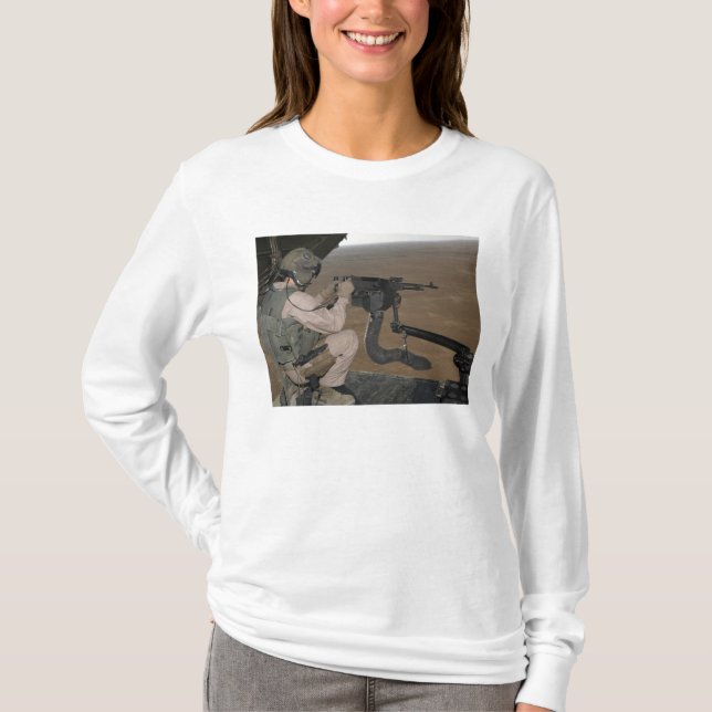 Camiseta Prueba de la Marina estadounidense disparando una  (Anverso)