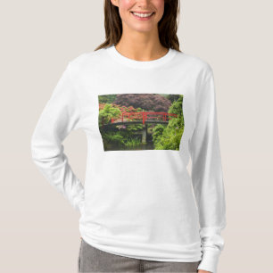 Camiseta Puente Heart con rododendros floreciendo,