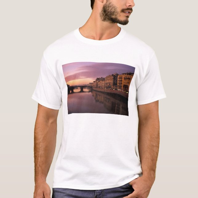 Camiseta Puentes sobre el río Arno al atardecer, (Anverso)