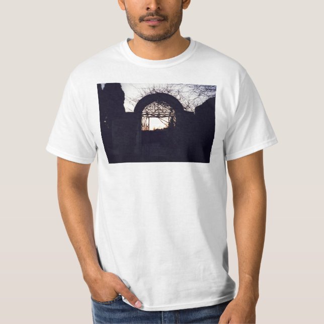 Camiseta Puerta de jardín de la silueta (Anverso)
