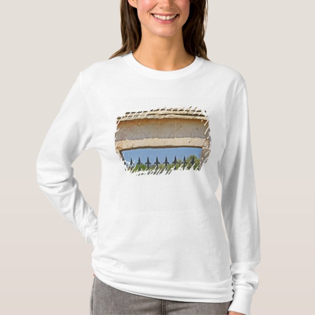 Camiseta Puerta y piedra clave tallada con Montrachet, (Anverso)