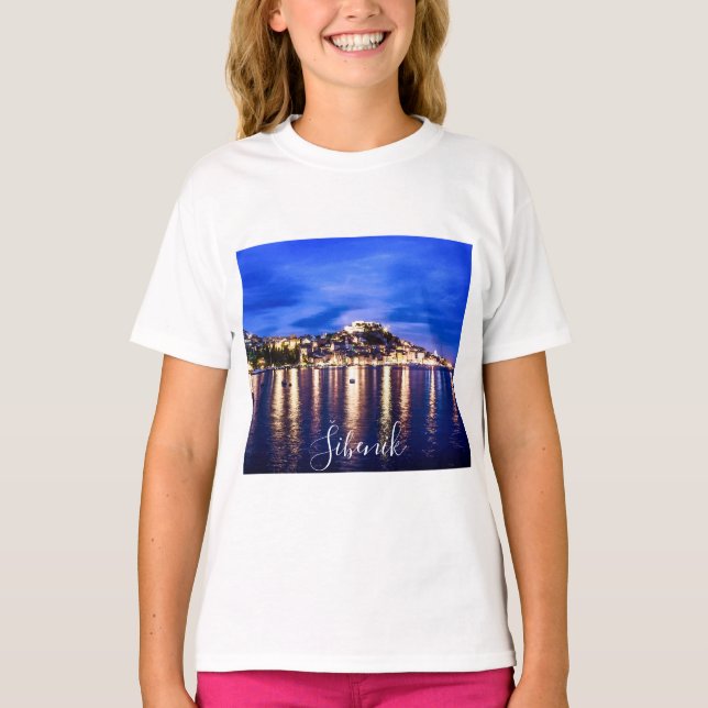Camiseta Puerto iluminado en Sibenik, Croacia (Anverso)